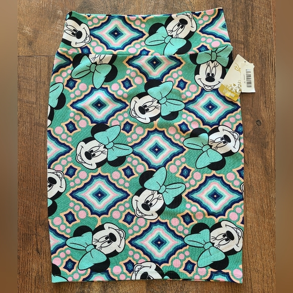 NWT Lularoe Disney Cassie Skirt Size Medium - Picture 1 of 4